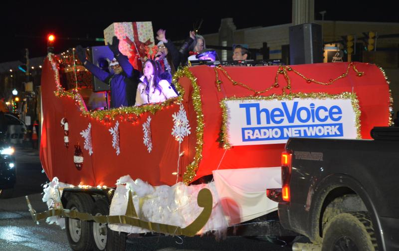 Rehoboth’s Hometown Christmas Parade brightens downtown Cape Gazette